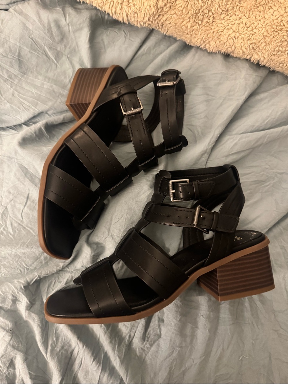 Frye & Co Women's Black Strappy Block Heel Sandals